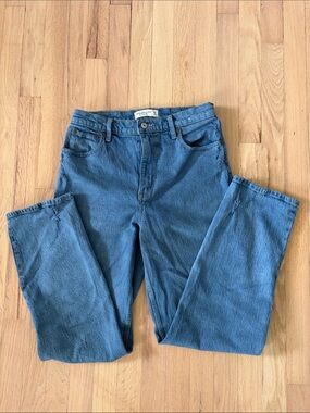Abercrombie & Fitch Women’s Straight-Leg Jeans in Mid Blue